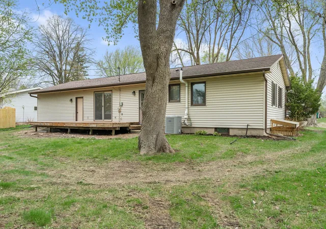 Photo 3 of Single family home for sale at 349 13th Street Sw, Owatonna, MN 55060 | MLS# 7064334 | Listing updated on 2026-09-10