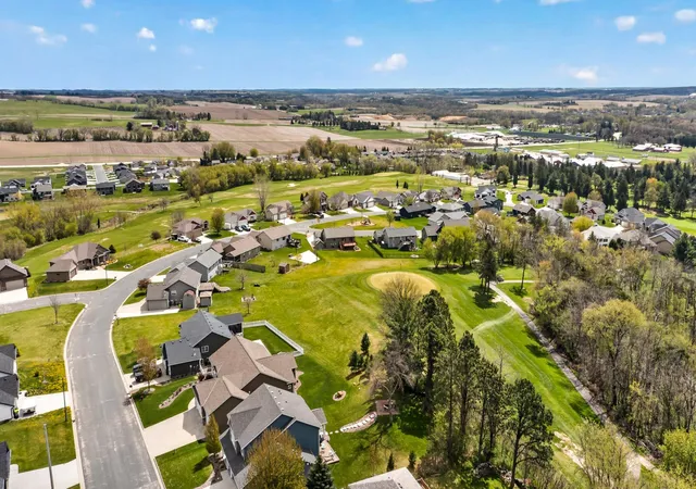 Photo 47 of Single family home for sale at 847 Golfview Ave, Zumbrota, MN 55992 | MLS# 7066637 | Listing updated on 2026-10-06