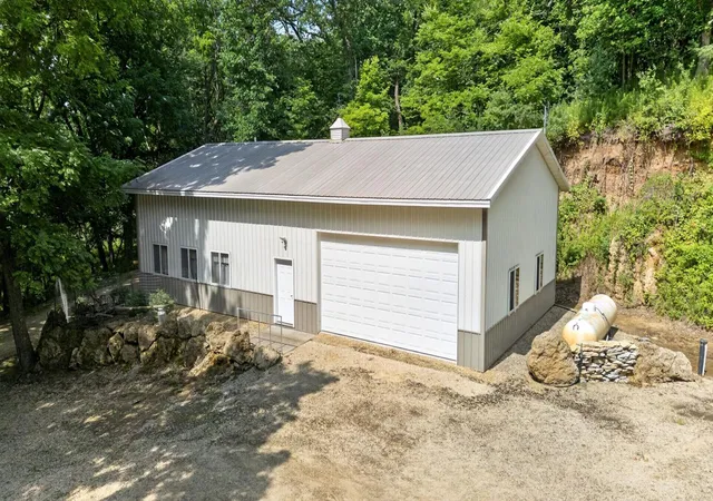 Photo 3 of Single family home for sale at 39568 569th Street, Zumbro Falls, MN 55991 | MLS# 7067205 | Listing updated on 2026-09-11