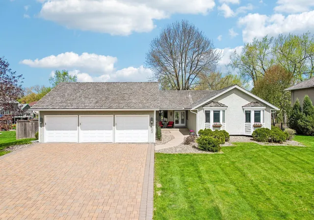 Photo 3 of Sale Pending at 7423 Hyde Park Ln, Minneapolis, MN 55439 | MLS# 7067402 | Listing updated on 2026-09-08