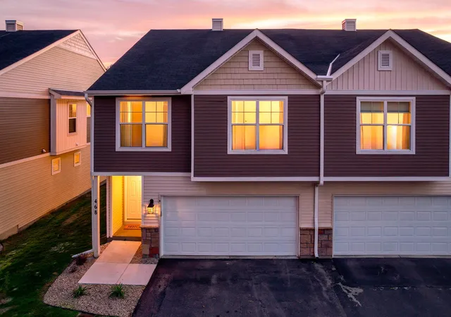Photo 1 of Single family home for sale at 468 Stonewood Ln, Burnsville, MN 55306 | MLS# 7068286 | Listing updated on 2026-09-11