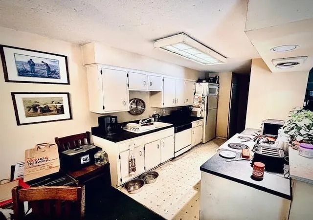 Photo 2 of Sale Pending at 6843 York N, Minneapolis, MN 55429 | MLS# 7069550 | Listing updated on 2026-09-14