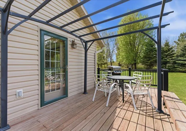Photo 4 of Townhouse for sale at 24175 White Pine Dr, Nisswa, MN 56468 | MLS# 7069810 | Listing updated on 2026-10-20