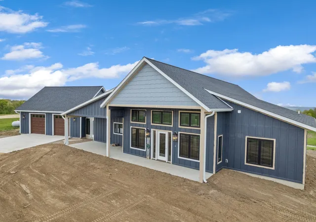 Photo 1 of Single family home for sale at 70638 215th Avenue, Wabasha, MN 55981 | MLS# 7069879 | Listing updated on 2026-09-11