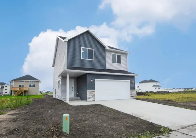 Photo 2 of Single family home for sale at 6826 Selkirk Dr S, Fargo, ND 58104 | MLS# 7069900 | Listing updated on 2026-10-28