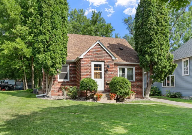 Photo 3 of Sale Pending at 404 4th Avenue Nw, Buffalo, MN 55313 | MLS# 7070563 | Listing updated on 2026-09-14