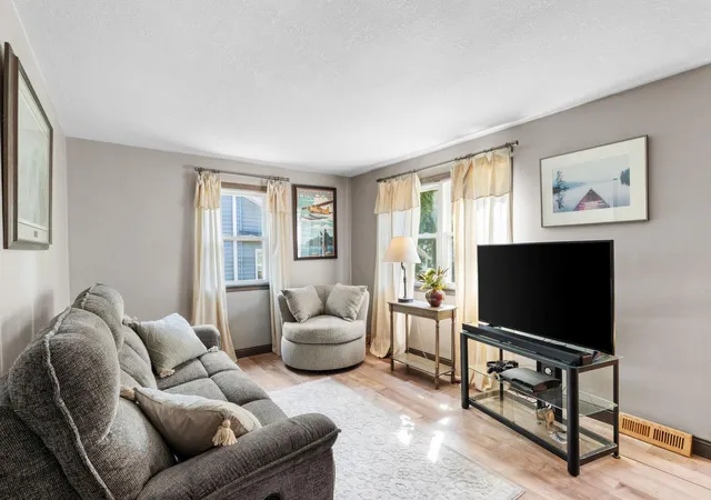 Photo 3 of Sale Pending at 404 4th Avenue NW, Buffalo, MN 55313 | MLS# 7070563 | Listing updated on 2026-09-14