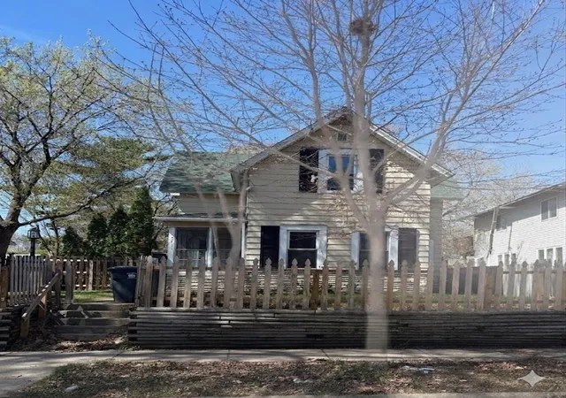Photo 1 of Sale Pending at 3611 Queen Ave N, Minneapolis, MN 55412 | MLS# 7071820 | Listing updated on 2026-09-11