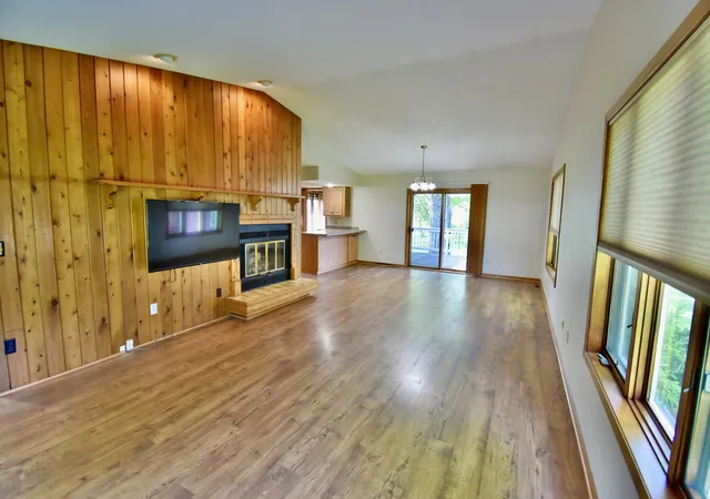 Photo 3 of Townhouse for sale at 1252 Rolling Oaks Ln NW, Hutchinson, MN 55350 | MLS# 7072767 | Listing updated on 2026-09-15