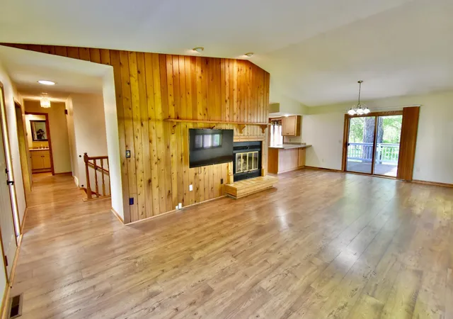 Photo 4 of Townhouse for sale at 1252 Rolling Oaks Ln NW, Hutchinson, MN 55350 | MLS# 7072767 | Listing updated on 2026-09-15