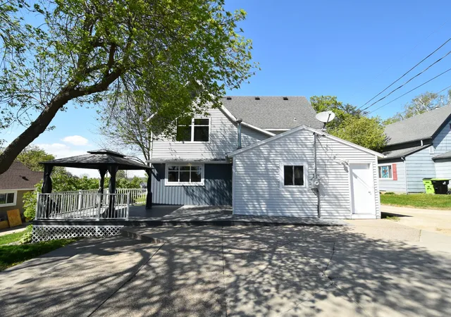 Photo 3 of Single family home for sale at 131 E 7th Street, Zumbrota, MN 55992 | MLS# 7073026 | Listing updated on 2026-09-12