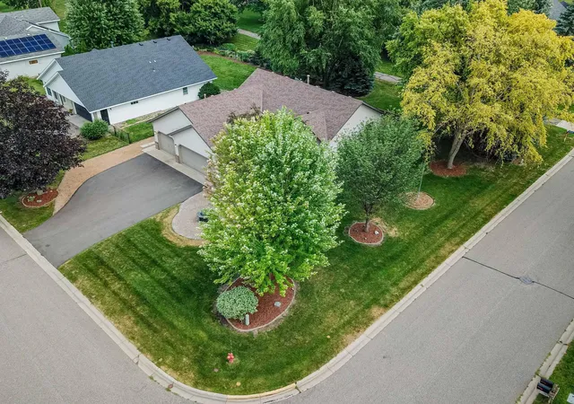 Photo 3 of Single family home for sale at 1449 Aretz Ct, Victoria, MN 55386 | MLS# 7073195 | Listing updated on 2026-09-11