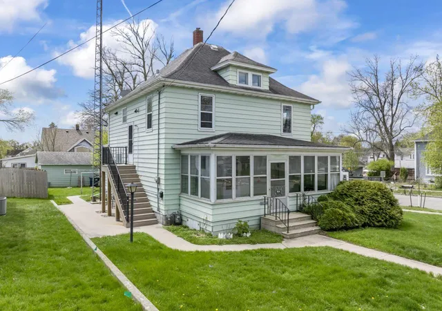 Photo 1 of Multi family home for sale at 904 1st Street Se, Rochester, MN 55904 | MLS# 7073583 | Listing updated on 2026-09-10