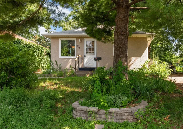 Photo 2 of Sale Pending at 1015 Hubbard Ave, Saint Paul, MN 55104 | MLS# 7073842 | Listing updated on 2026-10-05