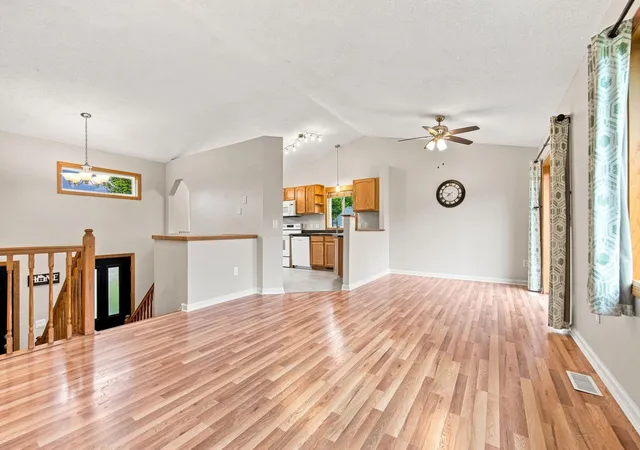 Photo 3 of Single family home for sale at 808 3rd Avenue Sw, Isanti, MN 55040 | MLS# 7074827 | Listing updated on 2026-09-21