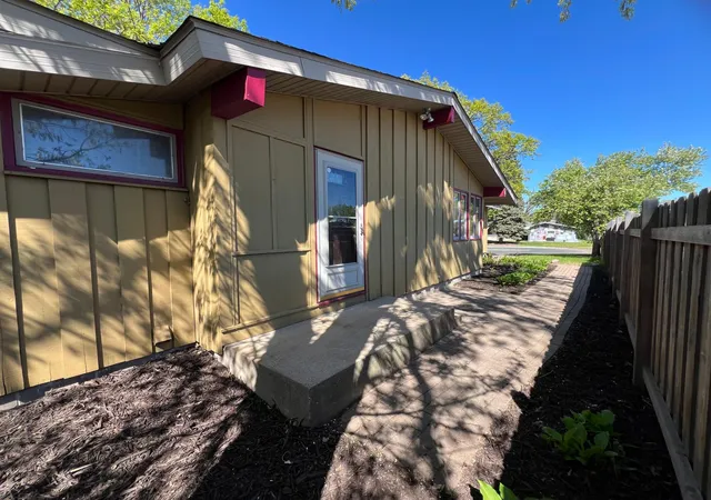 Photo 3 of Single family home for sale at 122 Craig Way Ne, Minneapolis, MN 55432 | MLS# 7075420 | Listing updated on 2026-09-11