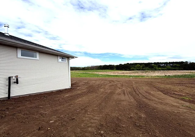 Photo 3 of Single family home for sale at 1575 Applegate Rd, New Richmond, WI 54017 | MLS# 7075615 | Listing updated on 2026-09-11