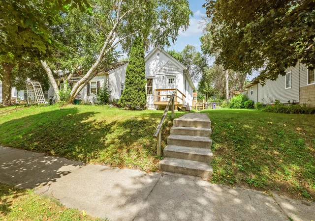 Photo 2 of Sale Pending at 1619 Reaney Ave, Saint Paul, MN 55106 | MLS# 7076497 | Listing updated on 2026-10-19