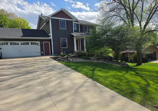 Photo 3 of Single family home for sale at 210 10th Street Se, New Prague, MN 56071 | MLS# 7076720 | Listing updated on 2026-09-15