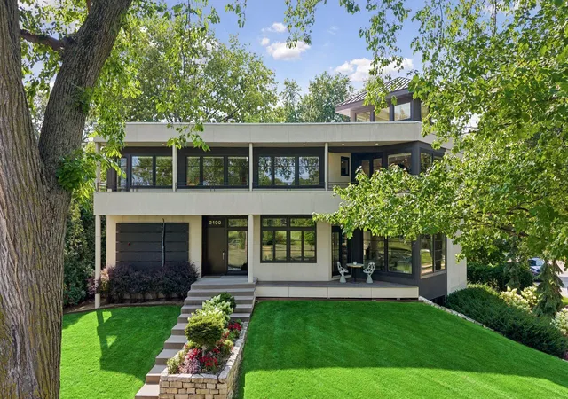 Photo 3 of Single family home for sale at 2100 W Lake Of The Isles Pkwy, Minneapolis, MN 55405 | MLS# 7076915 | Listing updated on 2026-09-11