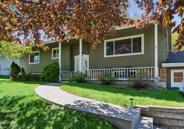 Photo 2 of Single family home for sale at 9400 Toledo Ave S, Minneapolis, MN 55437 | MLS# 7077459 | Listing updated on 2026-10-02