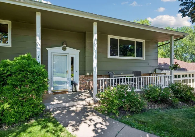 Photo 3 of Single family home for sale at 9400 Toledo Ave S, Minneapolis, MN 55437 | MLS# 7077459 | Listing updated on 2026-10-02