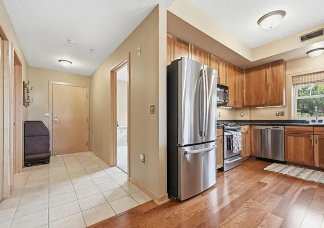 Listing Photo 5 - Condo for sale in building located at 2201 Vlg Ln, Bloomington, MN 55431 - Unit #A204