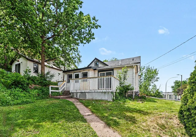 Photo 3 of Single family home for sale at 319 Buchanan St, Red Wing, MN 55066 | MLS# 7079080 | Listing updated on 2026-09-15