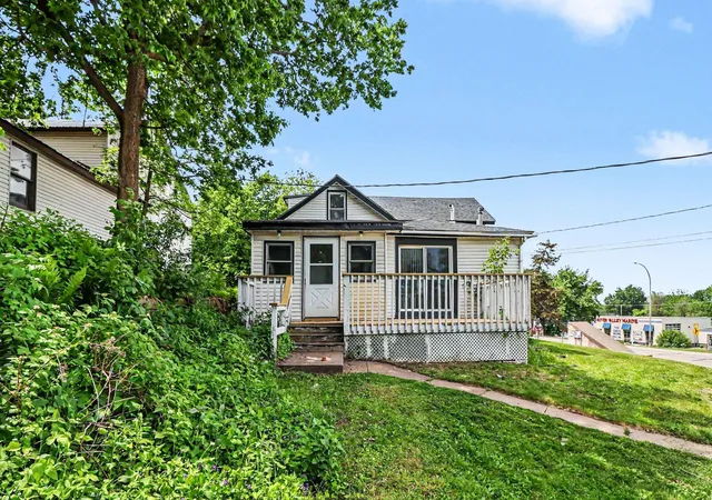 Photo 4 of Single family home for sale at 319 Buchanan St, Red Wing, MN 55066 | MLS# 7079080 | Listing updated on 2026-09-15