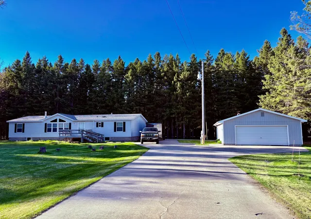 Photo 2 of Single family home for sale at 2640 18th Street Nw, Baudette, MN 56623 | MLS# 7079142 | Listing updated on 2026-09-11