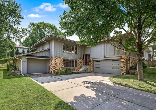 Photo 1 of Sale Pending at 3517 Coolidge St Ne, Minneapolis, MN 55418 | MLS# 7079348 | Listing updated on 2026-09-15