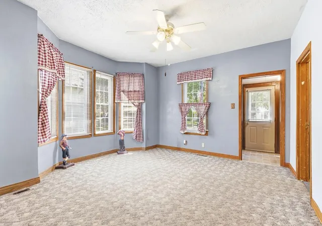 Photo 4 of Single family home for sale at 102 E Lyon St, Minneota, MN 56264 | MLS# 7079394 | Listing updated on 2026-09-10