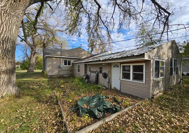 Photo 4 of Single family home for sale at 705 Neill St, Buxton, ND 58218 | MLS# 7080376 | Listing updated on 2026-10-12