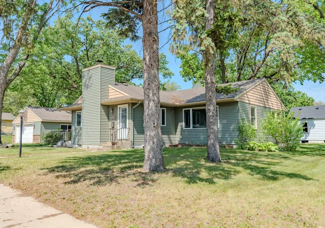 Photo 3 of Single family home for sale at 443 6th Street Ne, Saint Cloud, MN 56304 | MLS# 7080432 | Listing updated on 2026-09-14