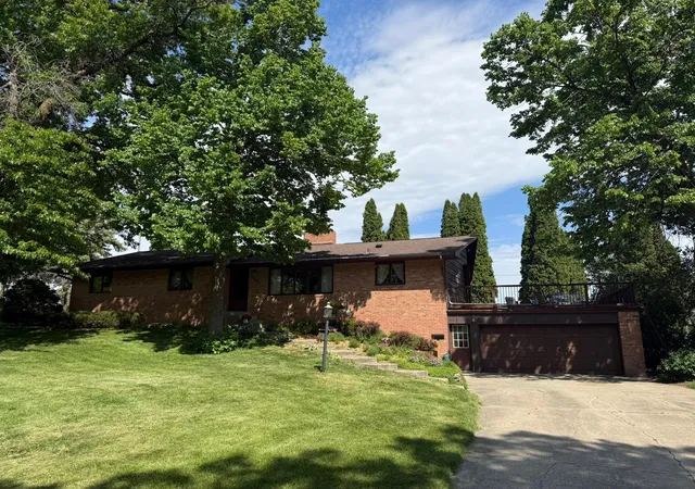 Photo 3 of Sale Pending at 2105 Linn Dr, Owatonna, MN 55060 | MLS# 7080719 | Listing updated on 2026-09-12