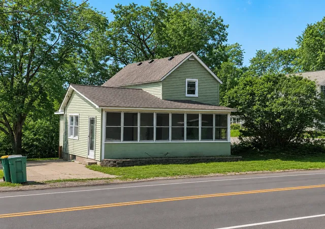 Photo 1 of Single family home for sale at 1362 Main St, Houlton, WI 54082 | MLS# 7081322 | Listing updated on 2026-10-02