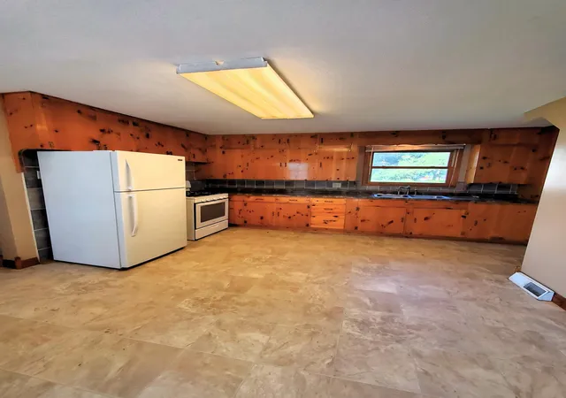 Photo 4 of Single family home for sale at 1362 Main St, Houlton, WI 54082 | MLS# 7081322 | Listing updated on 2026-10-02