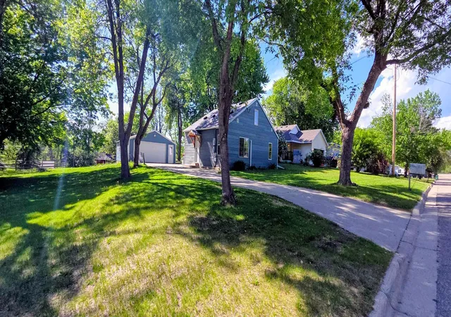 Photo 3 of Single family home for sale at 902 Quincy St, Alexandria, MN 56308 | MLS# 7082354 | Listing updated on 2026-09-10