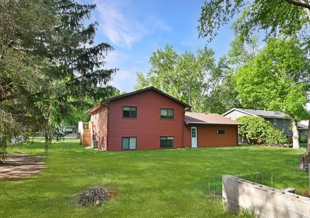 Photo 3 of Single family home for sale at 807 2 1/2 St N, Sartell, MN 56377 | MLS# 7083316 | Listing updated on 2026-09-11