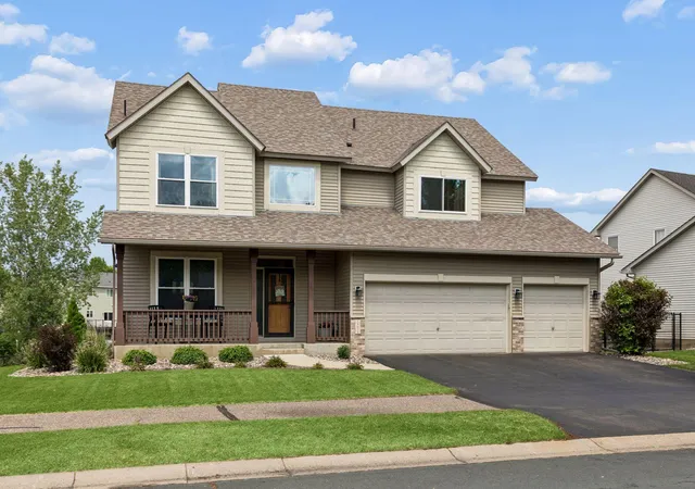 Photo 1 of Single family home for sale at 18618 Dunbury Ave, Farmington, MN 55024 | MLS# 7083490 | Listing updated on 2026-09-11