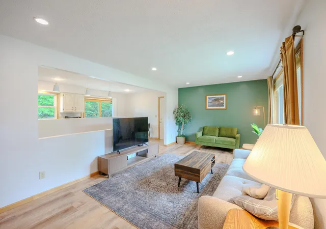 Photo 2 of Single family home for sale at 102 Robertson Dr Nw, Bemidji, MN 56601 | MLS# 7084073 | Listing updated on 2026-09-14