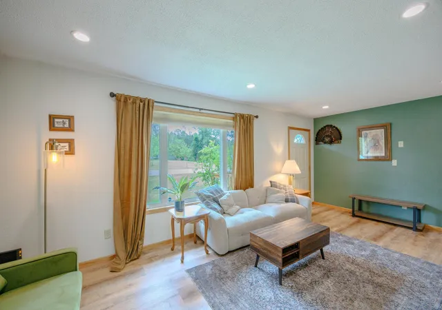 Photo 3 of Single family home for sale at 102 Robertson Dr NW, Bemidji, MN 56601 | MLS# 7084073 | Listing updated on 2026-09-14