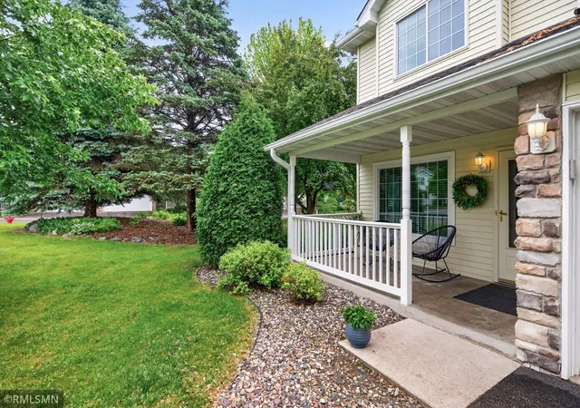 Listing Photo 4 - Condo for sale in building located at 5651 138th St N, Hugo, MN 55038
