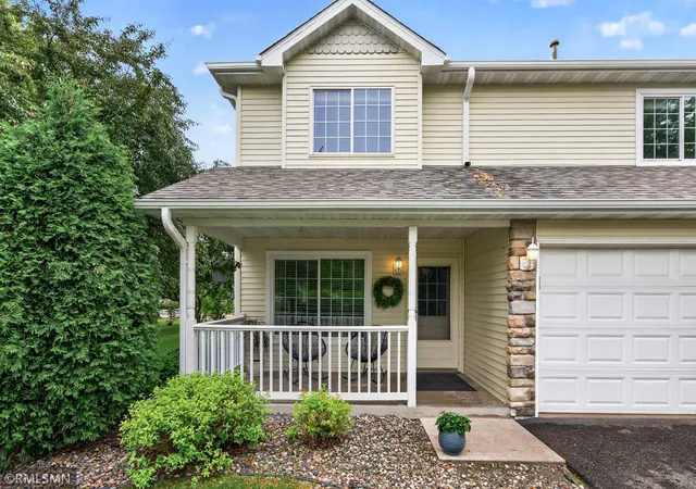 Listing Photo 5 - Condo for sale in building located at 5651 138th St N, Hugo, MN 55038