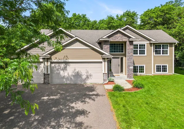 Photo 2 of Single family home for sale at 20945 Catalina Way, Farmington, MN 55024 | MLS# 7084565 | Listing updated on 2026-09-11