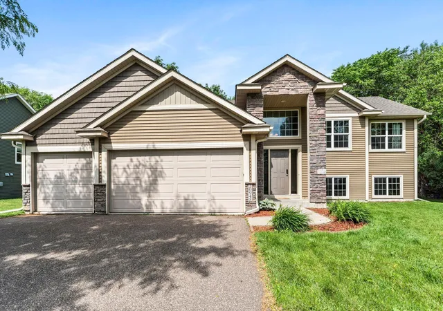 Photo 4 of Single family home for sale at 20945 Catalina Way, Farmington, MN 55024 | MLS# 7084565 | Listing updated on 2026-09-11