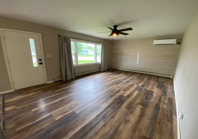 Photo 3 of Single family home for sale at 824 Irving Ave Sw, Wadena, MN 56482 | MLS# 7084805 | Listing updated on 2026-09-14