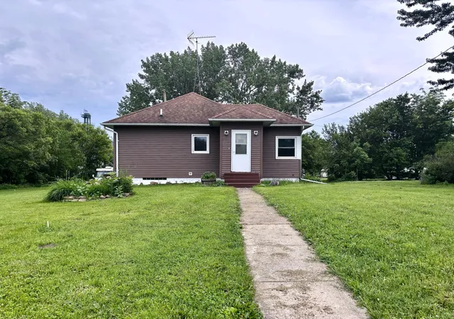 Photo 1 of Single family home for sale at 301 W 3rd Street, Sherburn, MN 56171 | MLS# 7084820 | Listing updated on 2026-09-08