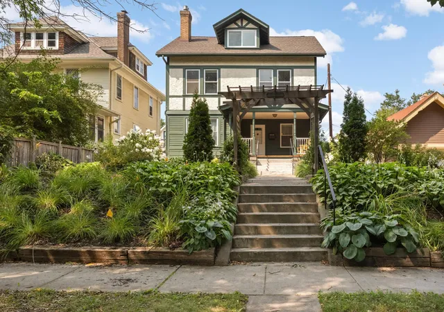 Photo 2 of Single family home for sale at 1117 Portland Ave, Saint Paul, MN 55104 | MLS# 7085348 | Listing updated on 2026-09-15