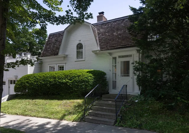 Photo 2 of Sale Pending at 3715 Thomas Ave S, Minneapolis, MN 55410 | MLS# 7086124 | Listing updated on 2026-09-14